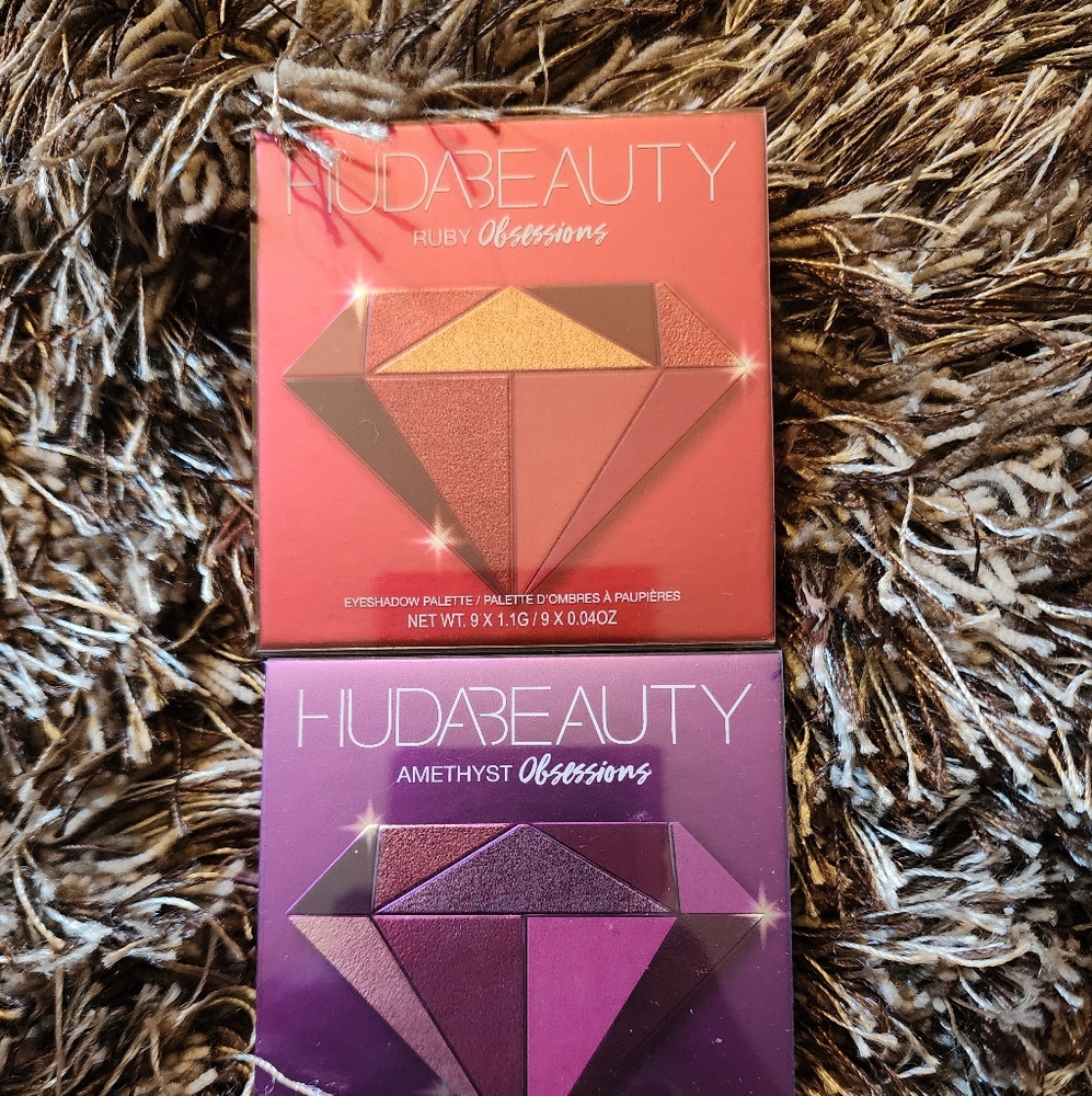 HUDA BEAUTY Ruby and Amethyst Obsessions Palette